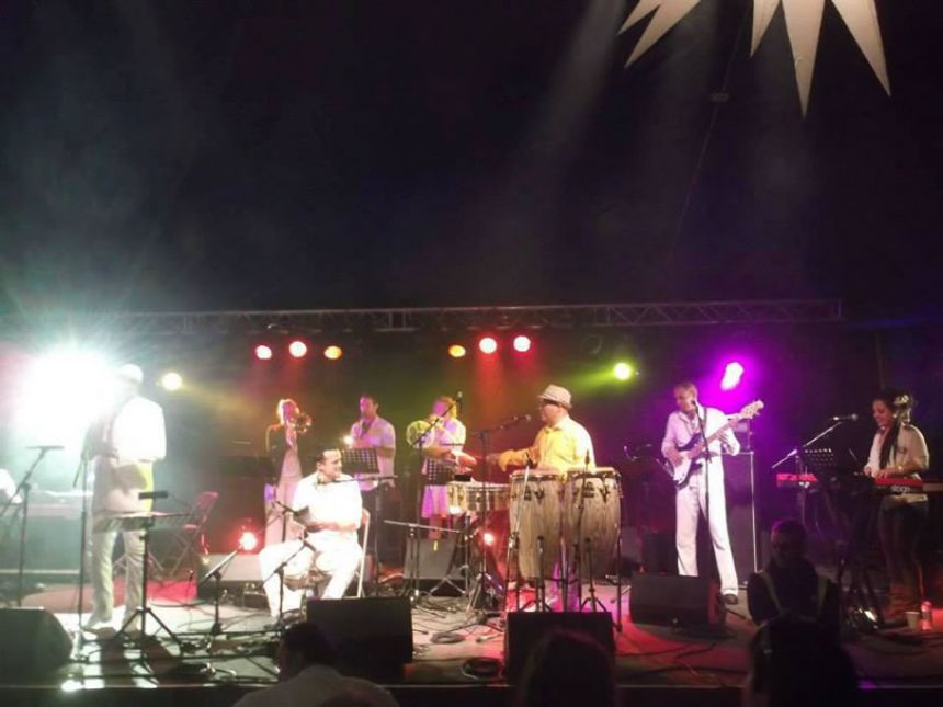 Gerardo Rosales & Combo Mundial en Glastonbury Festival en Pilton, Inglaterra 2013